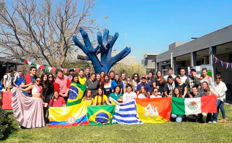 Abrí tu mundo: Idiomas e internacionalización